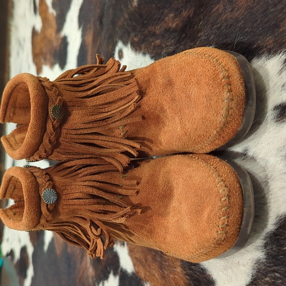 Minnetonka suede moccasin fringe booties women's 7 - Picture 2 of 11